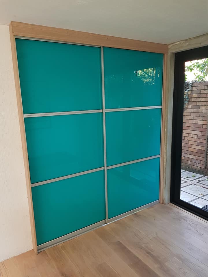 Colour Glass Sliding Torquiest